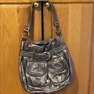 Silver shoulder bag with silver belted details